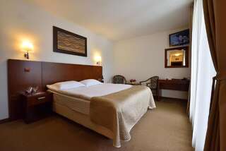 Отель Hotel O3Zone Бэиле-Тушнад Двухместный номер с 1 кроватью и доступом в спа-центр-3