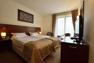 Отель Hotel O3Zone Бэиле-Тушнад Двухместный номер с 2 отдельными кроватями и доступом в спа-центр-3